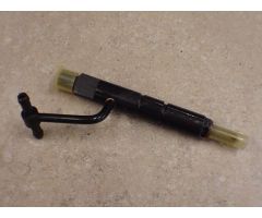 490B-22000 - Fuel injector for C490BT engine.